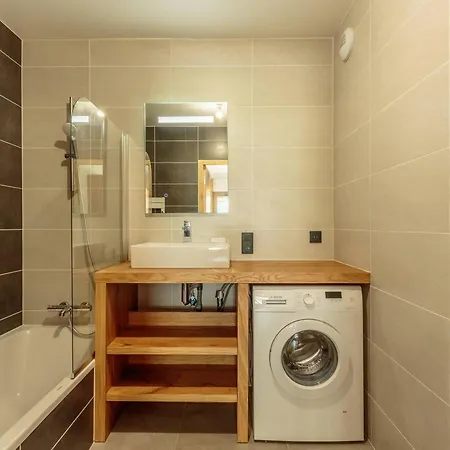 Moderne 4* Avec 2 Chambres, Balcon, Parking, Wifi Et Animaux Acceptes - Fr-1-638-25